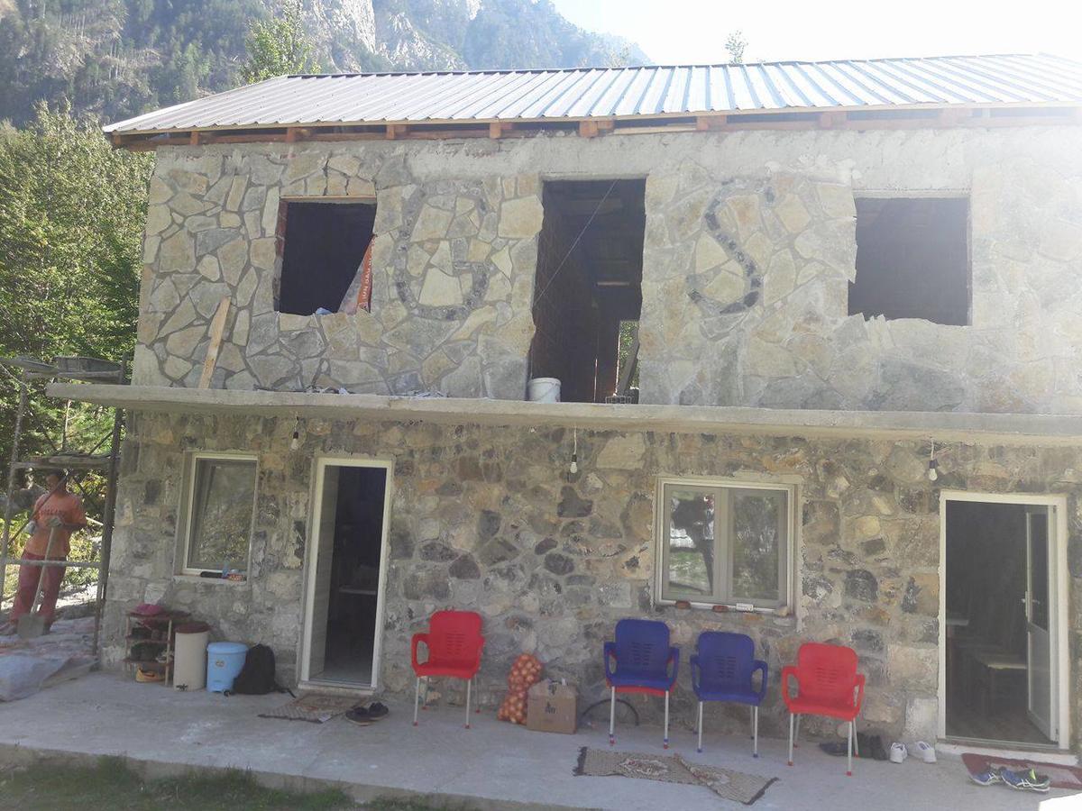 Bajram Curri Guesthouse Arben Selimaj מראה חיצוני תמונה